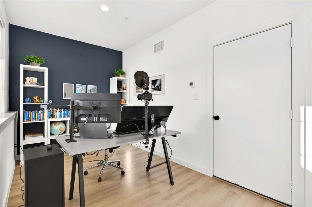 419 West 9th Street, Unit 102 Dallas, TX 75208 - Photo 20 of 27