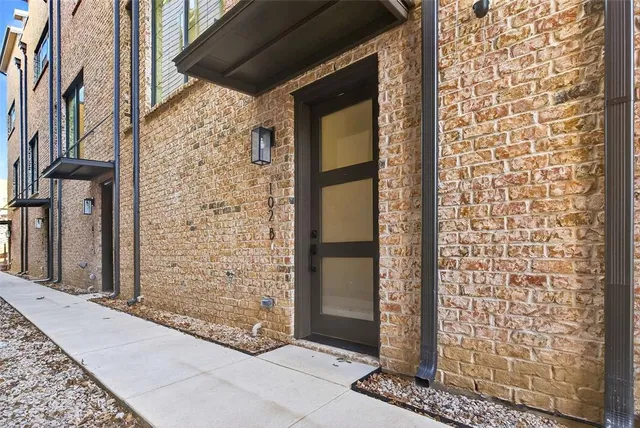 $530,000 | 419 West 9th Street, Unit 102, Dallas, TX 75208