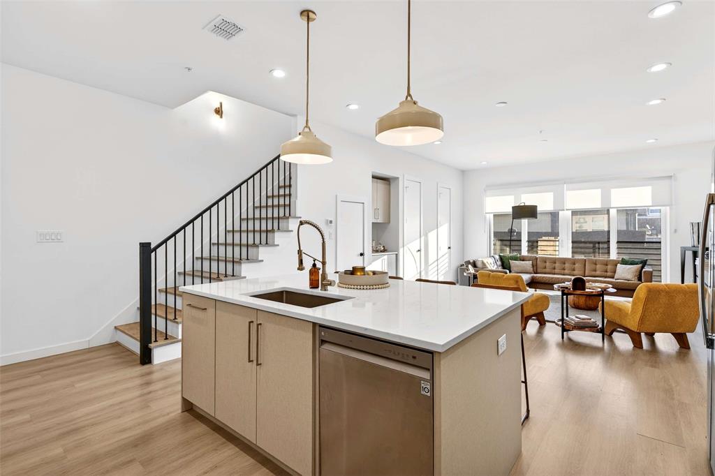 419 West 9th Street, Unit 102 Dallas, TX 75208 - Photo 8 of 27