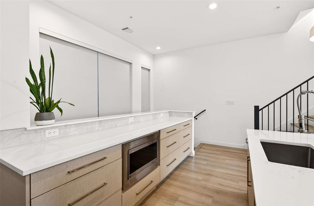 419 West 9th Street, Unit 102 Dallas, TX 75208 - Photo 9 of 27