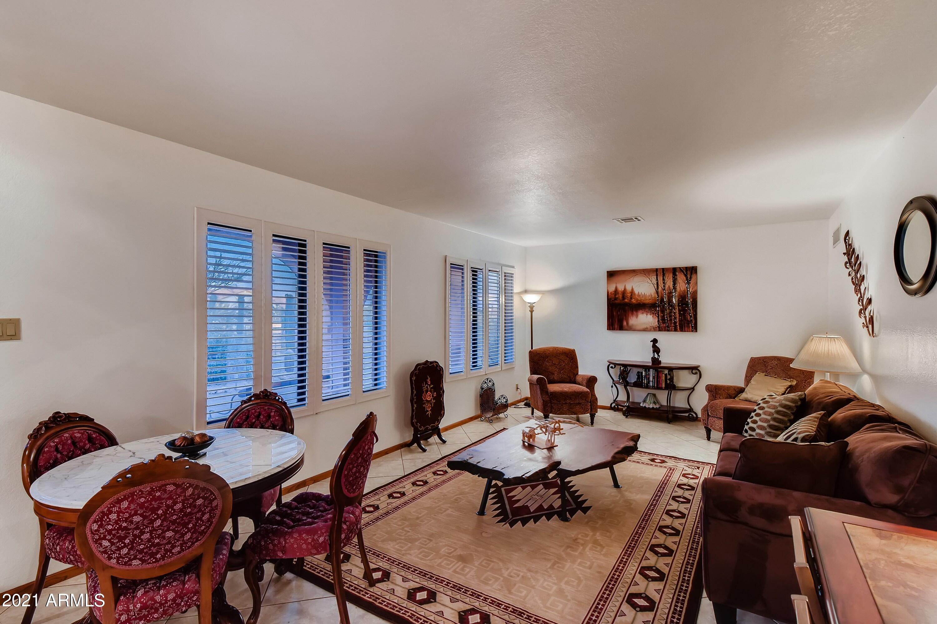1000 North Boyd Road Apache Junction, AZ 85119 - Photo 4 of 28 21 Living Room