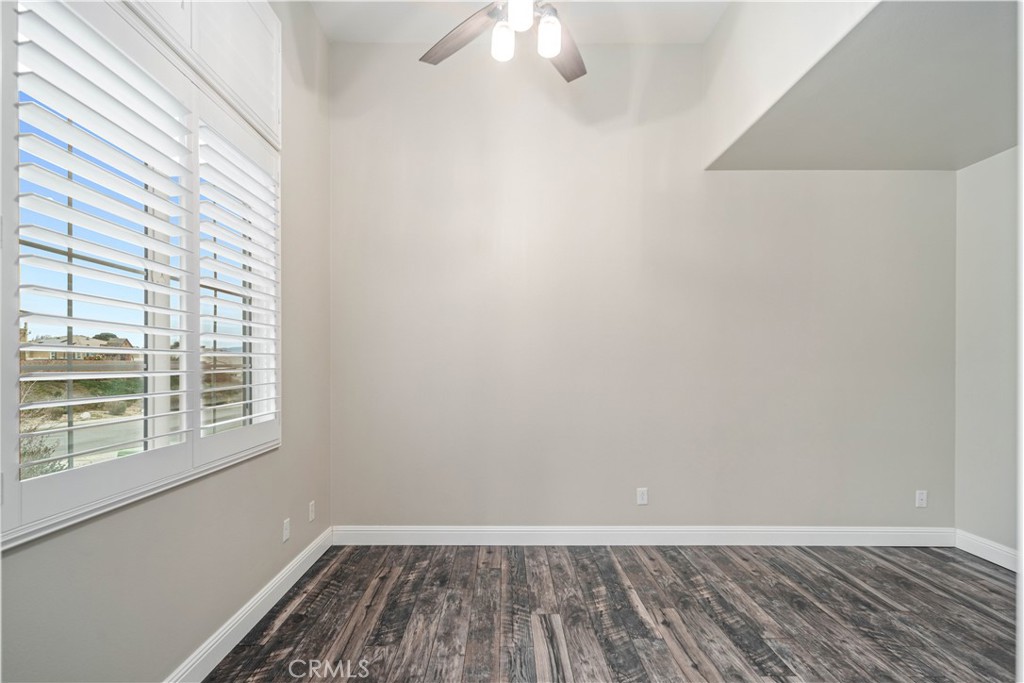 41908 Sonoma Road Palmdale, CA 93551 - Photo 39 of 75 an empty room with a window