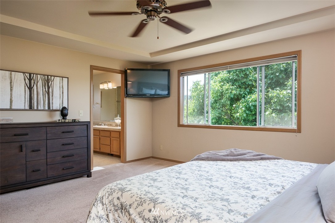 10105 Northeast 153rd Street Bothell, WA 98011 - Photo 16 of 25 Gallery Image 16