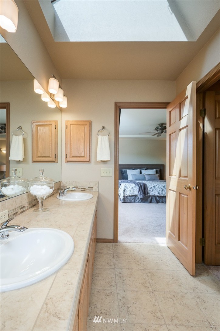 10105 Northeast 153rd Street Bothell, WA 98011 - Photo 17 of 25 Gallery Image 17