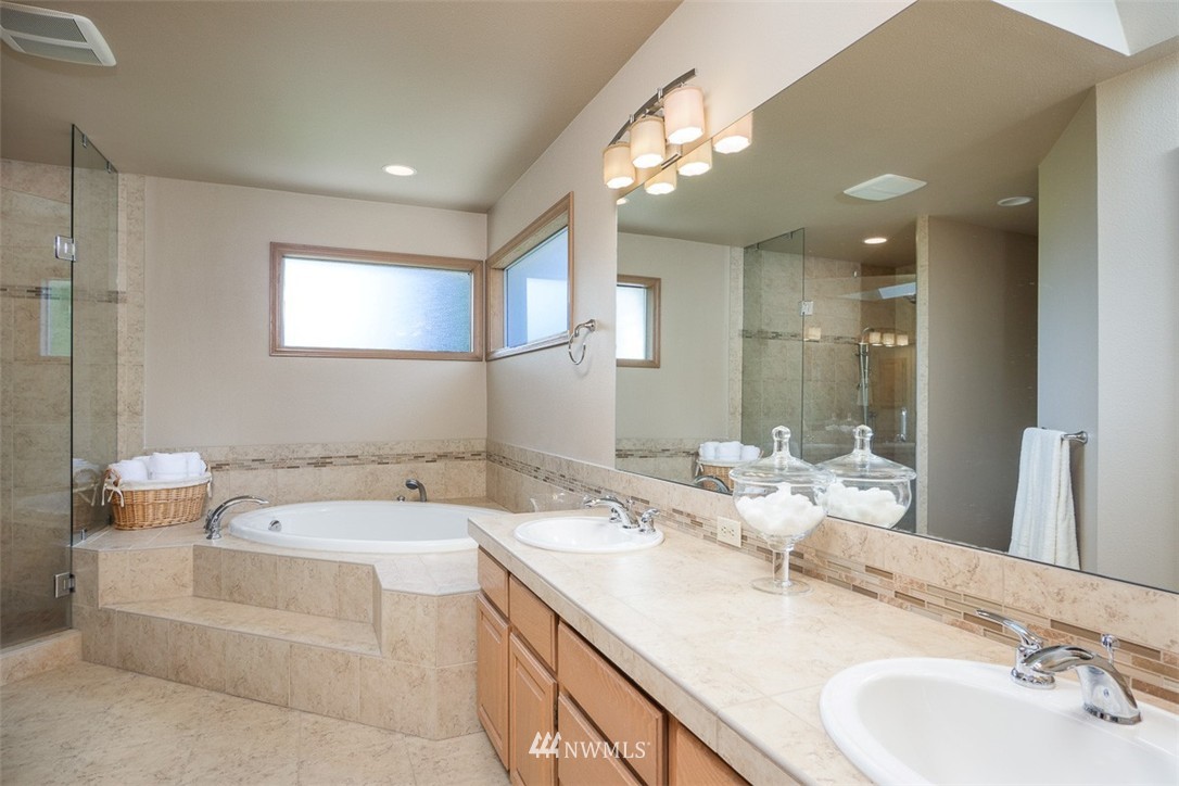 10105 Northeast 153rd Street Bothell, WA 98011 - Photo 18 of 25 Gallery Image 18