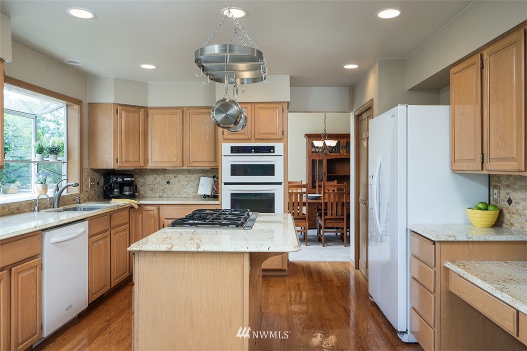 10105 Northeast 153rd Street Bothell, WA 98011 - Photo 9 of 25 Gallery Image 9