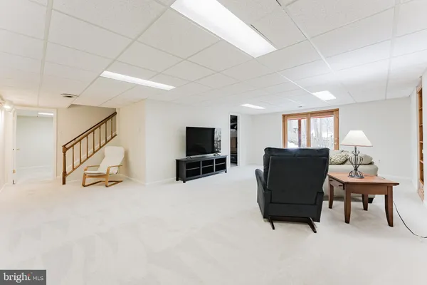 $914,888 | 7200 Duck Court, Springfield, VA 22152