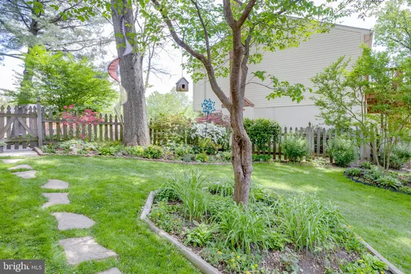 $914,888 | 7200 Duck Court, Springfield, VA 22152