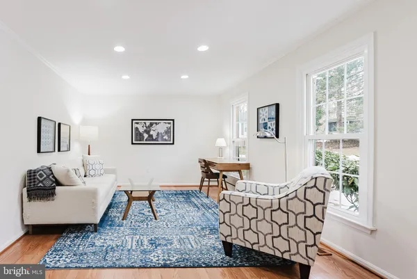 $914,888 | 7200 Duck Court, Springfield, VA 22152