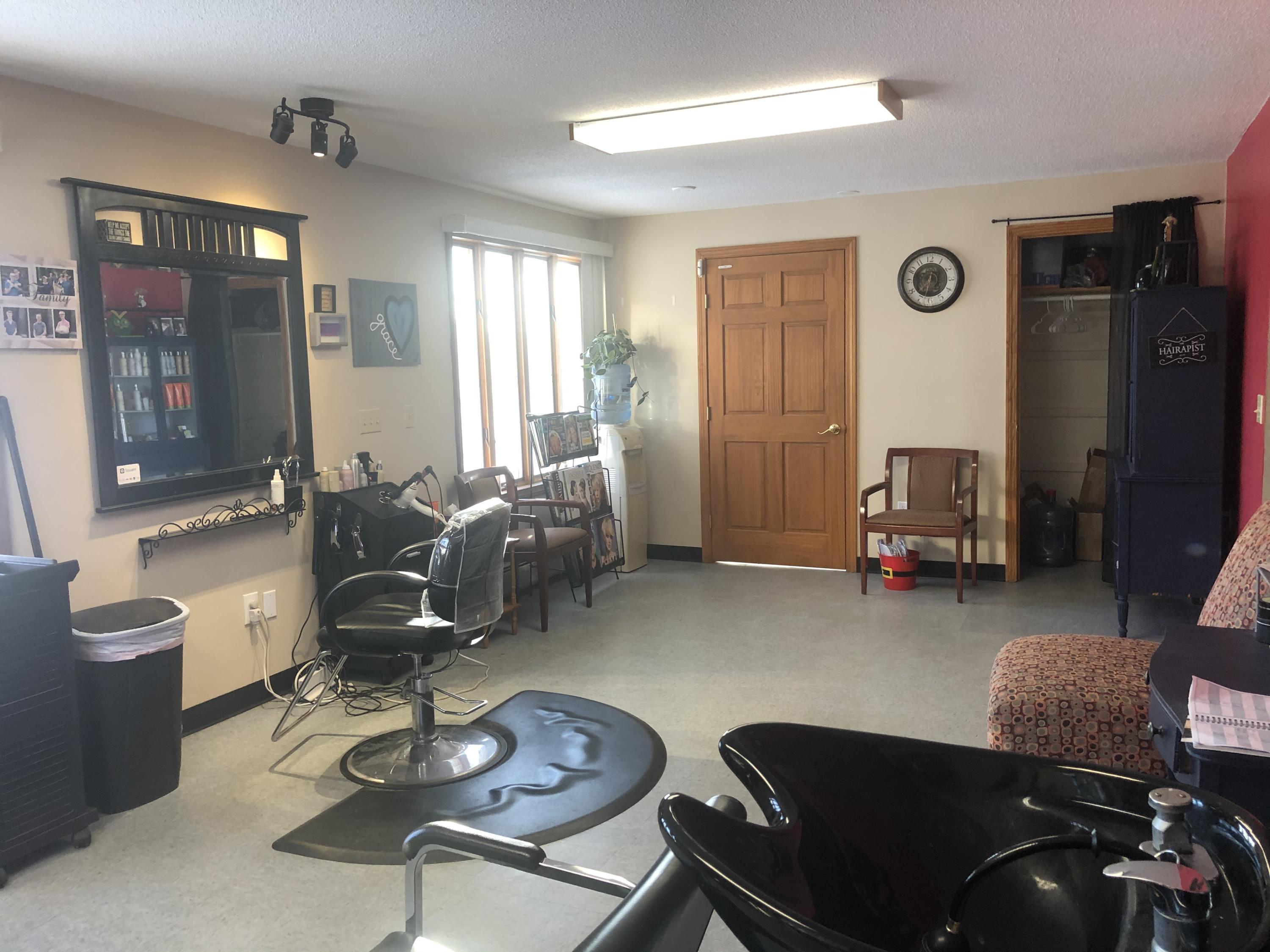 535 Main Street Corinth, ME 04427 - Photo 27 of 41 Salon