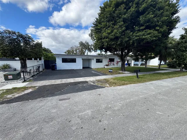 $4,750 | 575 Northeast 179th Drive, North Miami Beach, FL 33162