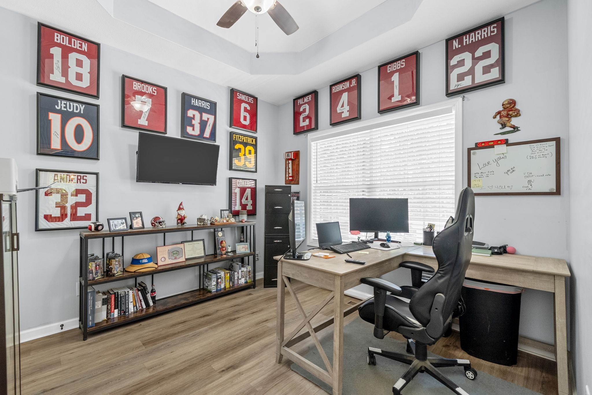 1663 Southside Road Southside, TN 37171 - Photo 26 of 59 a work room with furniture and a flat screen tv