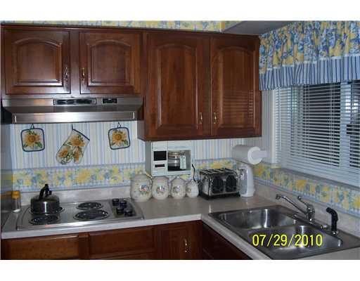102 Singer Way Ligonier, PA 15658 - Photo 7 of 12 Kitchen.