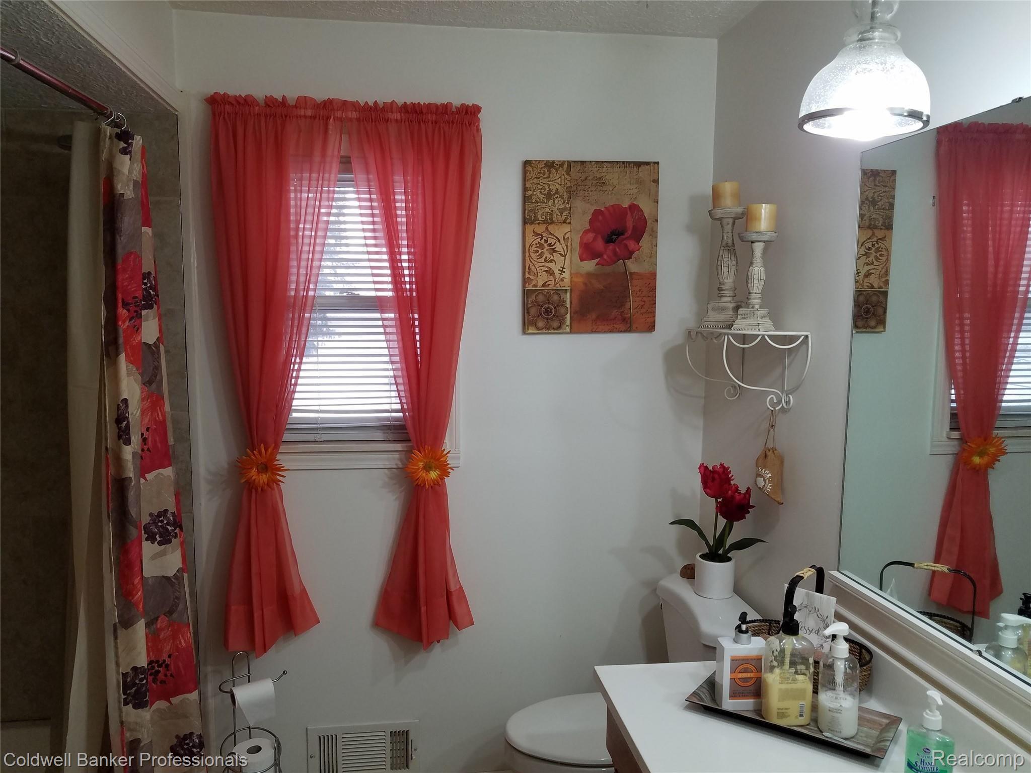 4285 Morgan Road Lake Orion, MI 48359 - Photo 19 of 39 20191211_101231.jpg