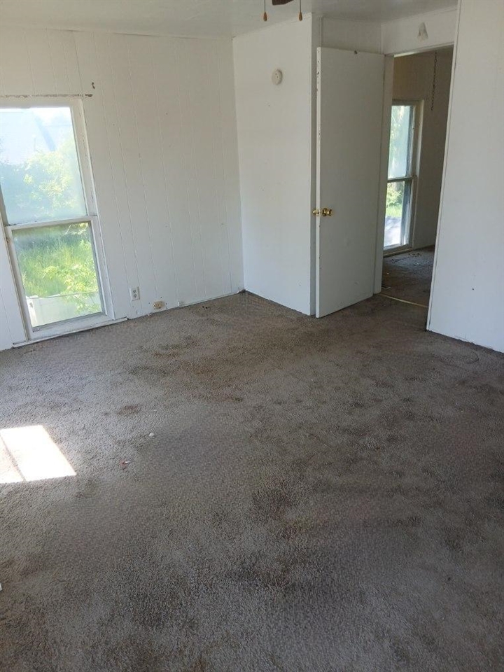 844 Backus Street Jackson, MI 49202 - Photo 6 of 13