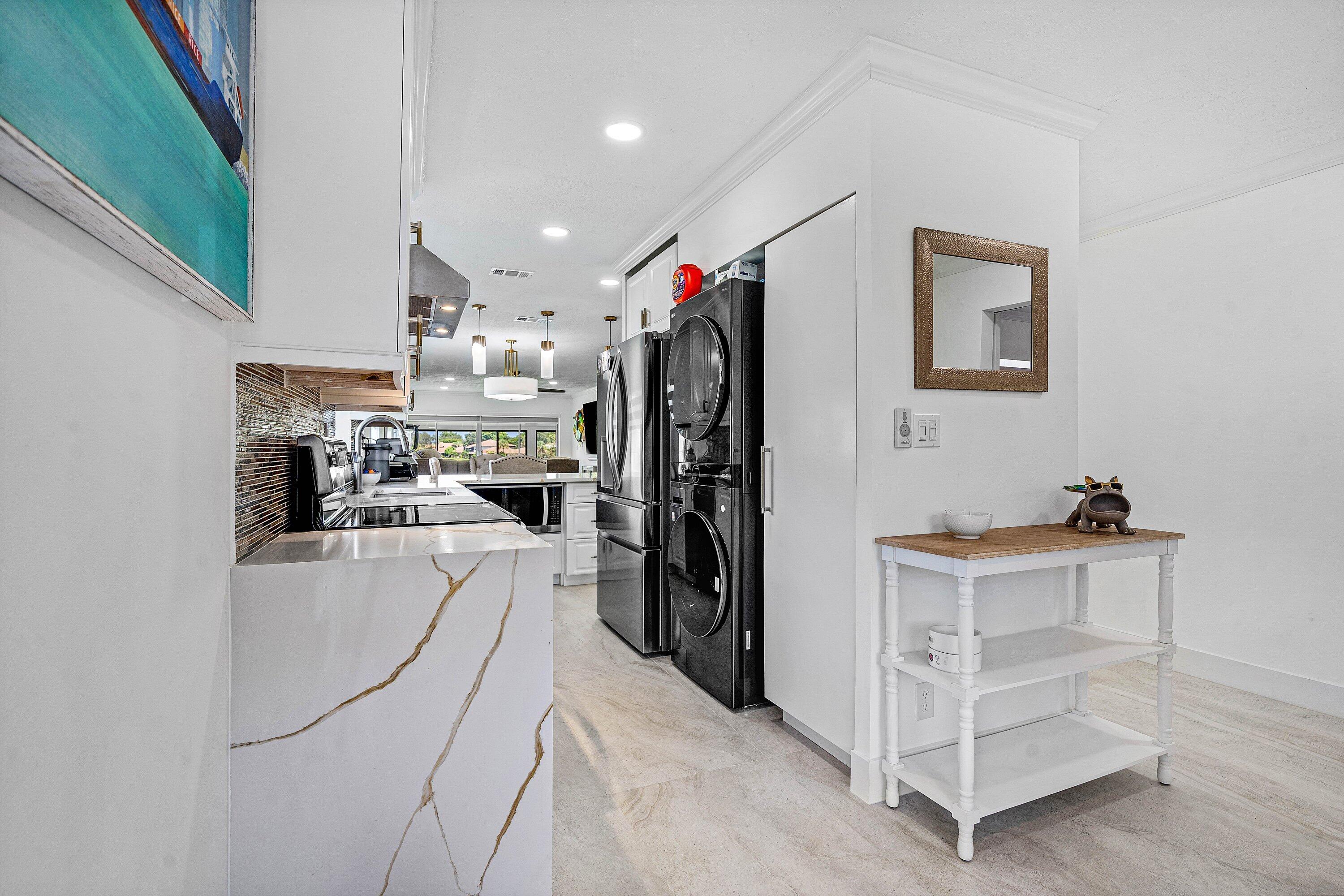 13112 Sentry Palm Court, Unit B Delray Beach, FL 33484 - Photo 4 of 17 Kitchen/Foyer