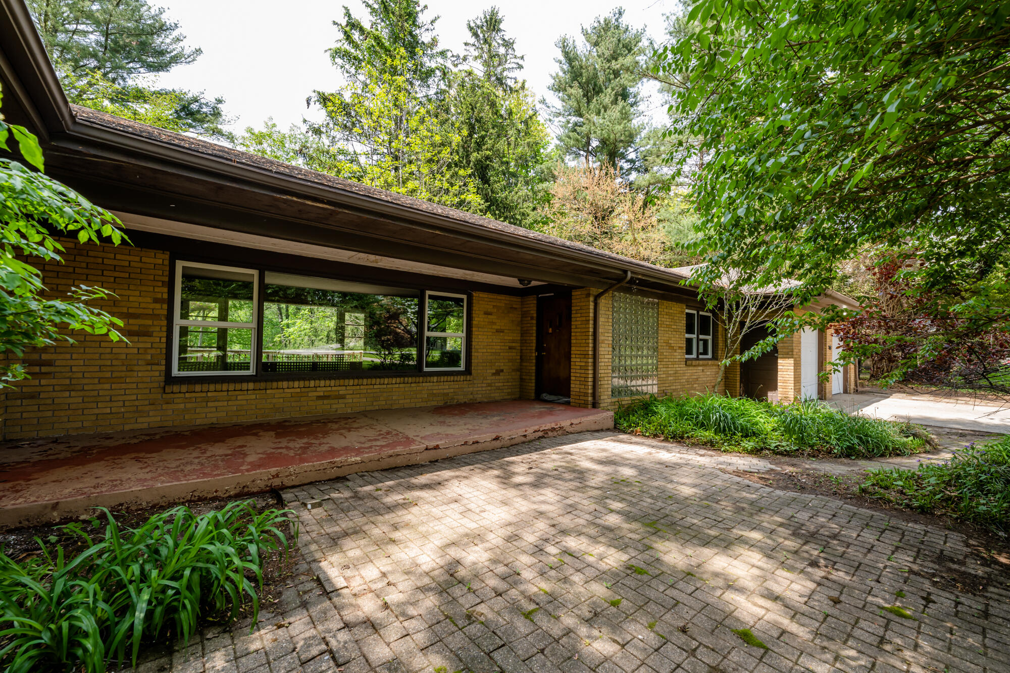 1352 Miami Road Benton Harbor, MI 49022 - Photo 6 of 23 Miami-103