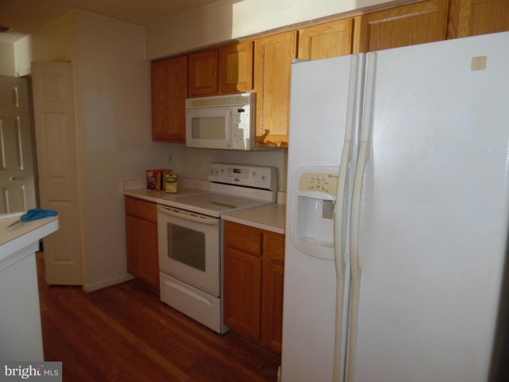 4846 Shellbark Road, Unit 4846 Owings Mills, MD 21117 - Photo 3 of 11 Kitchen