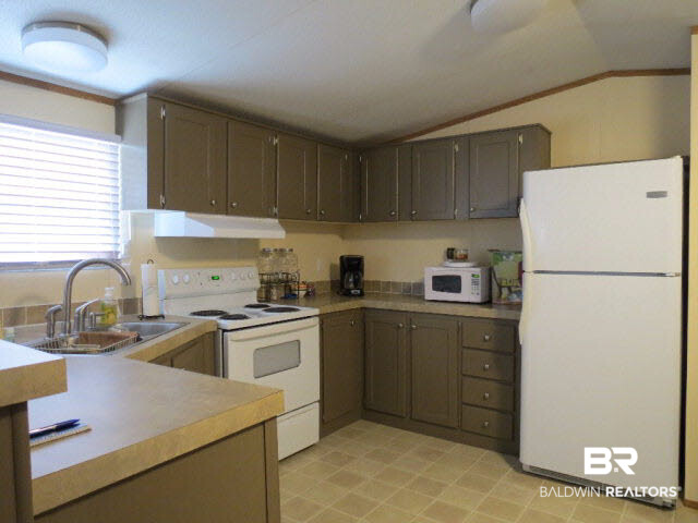 10849 Bellingrath Road Theodore, AL 36582 - Photo 3 of 14 Kitchen