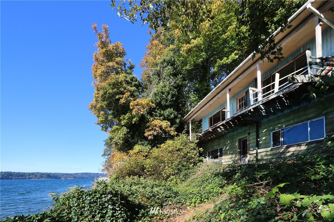 19001 Sunset Road Southwest Vashon, WA 98070 - Photo 1 of 18 Gallery Image 1