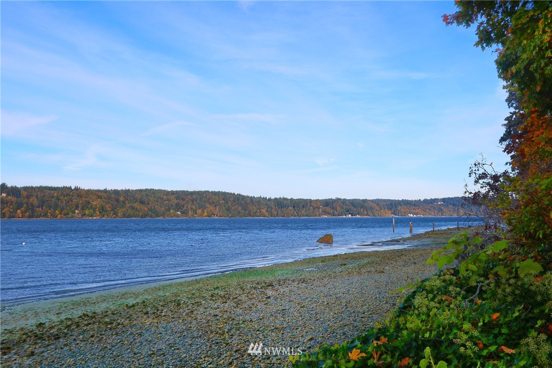 19001 Sunset Road Southwest Vashon, WA 98070 - Photo 12 of 18 Gallery Image 12