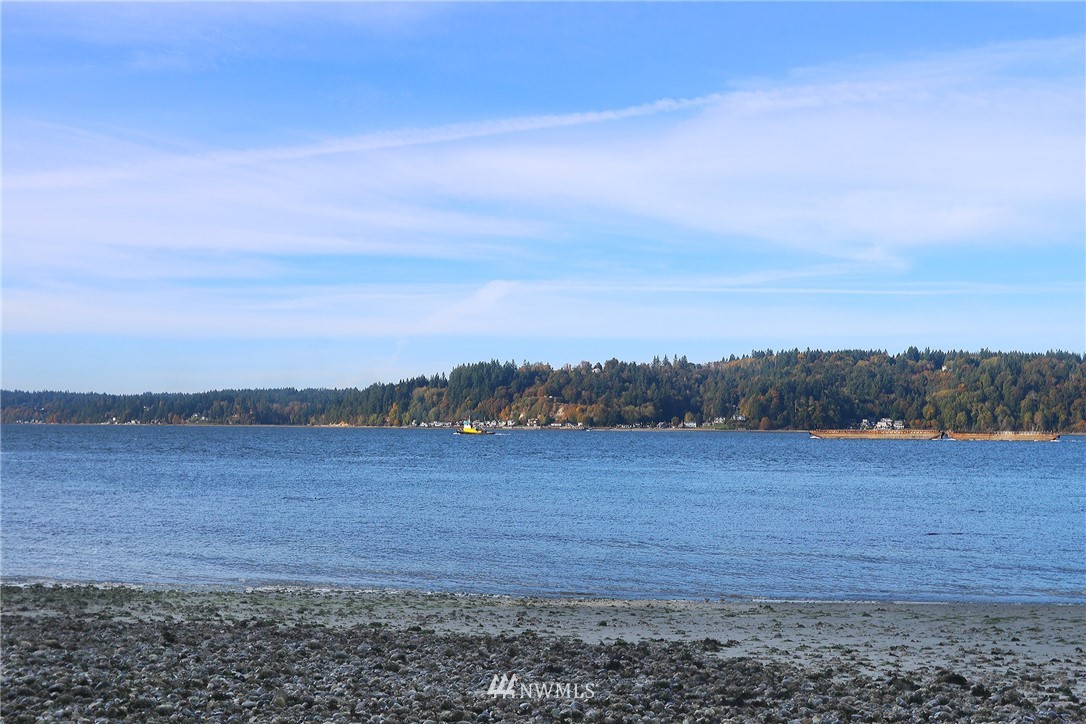 19001 Sunset Road Southwest Vashon, WA 98070 - Photo 14 of 18 Gallery Image 14