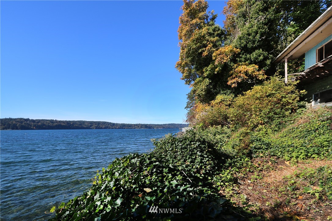 19001 Sunset Road Southwest Vashon, WA 98070 - Photo 3 of 18 Gallery Image 3