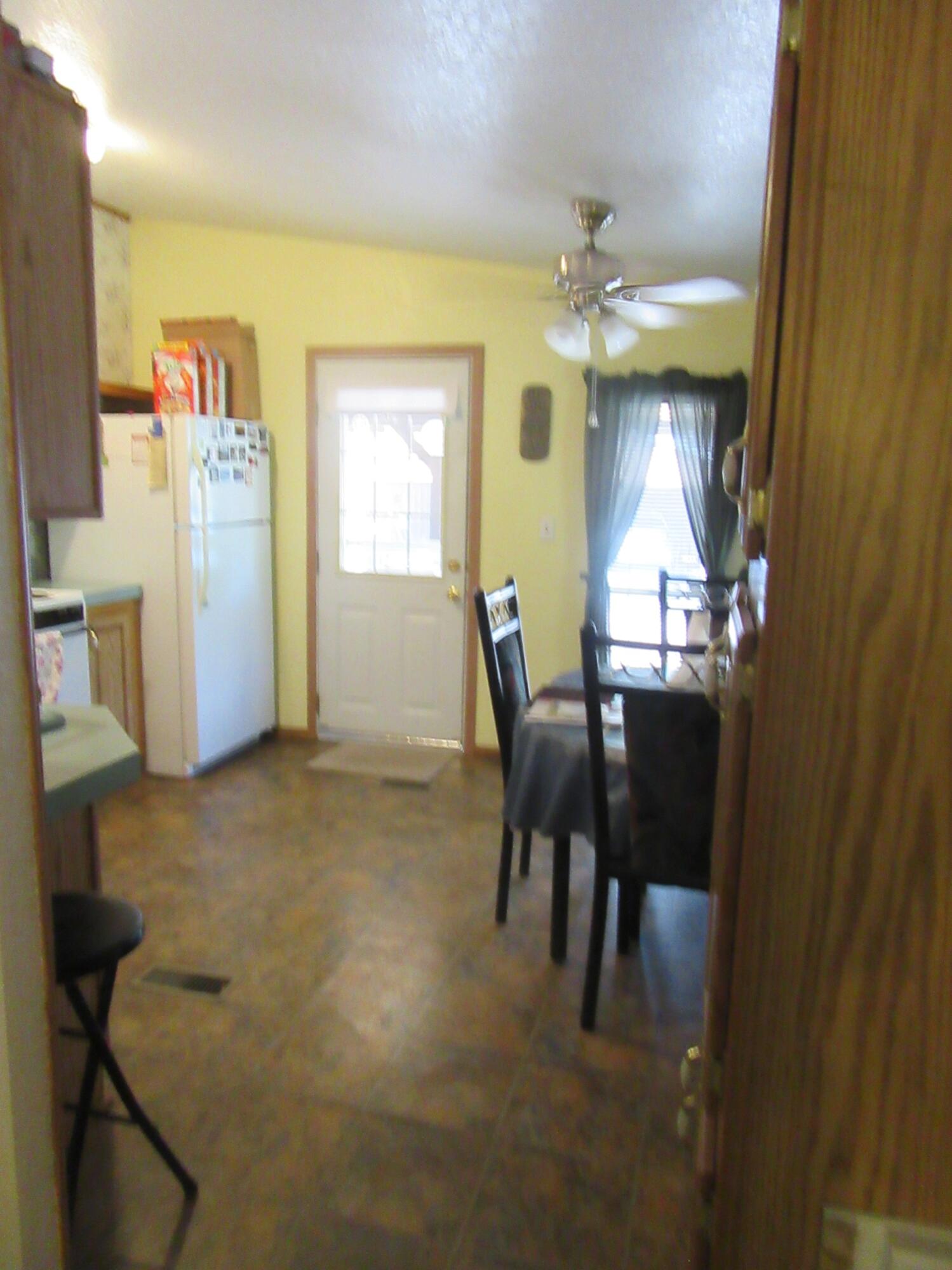37187 Rollingwood Road Chiloquin, OR 97624 - Photo 11 of 33 Kitchen view 1