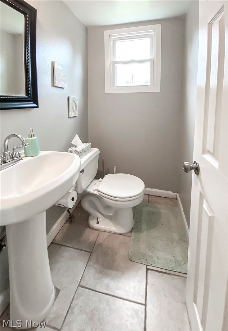 1040 Roanoke Road Cleveland Heights, OH 44121 - Photo 17 of 35