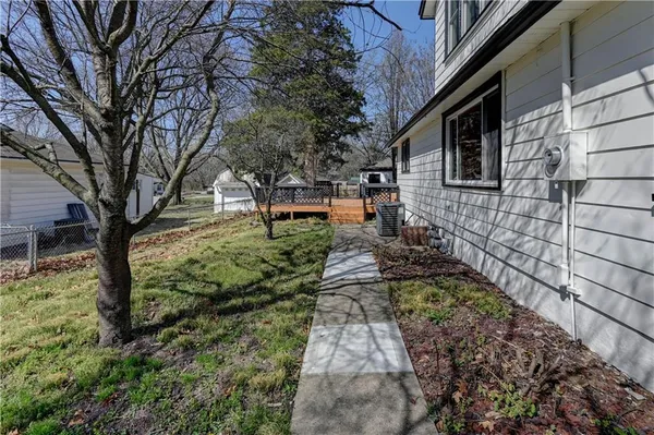 $220,000 | 1020 South McCoy Street, Independence, MO 64050