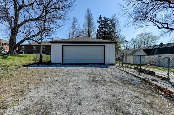 $230,000 | 1020 South McCoy Street, Independence, MO 64050