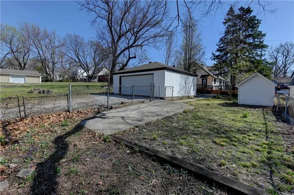 $230,000 | 1020 South McCoy Street, Independence, MO 64050