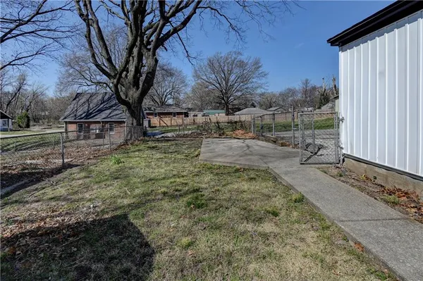 $230,000 | 1020 South McCoy Street, Independence, MO 64050