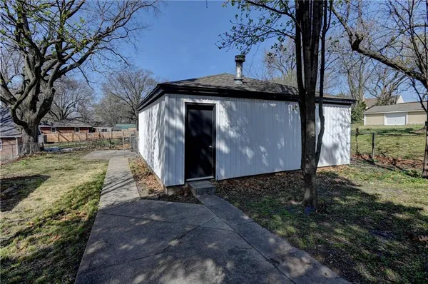 $230,000 | 1020 South McCoy Street, Independence, MO 64050