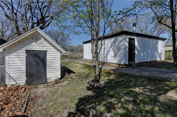 $220,000 | 1020 South McCoy Street, Independence, MO 64050