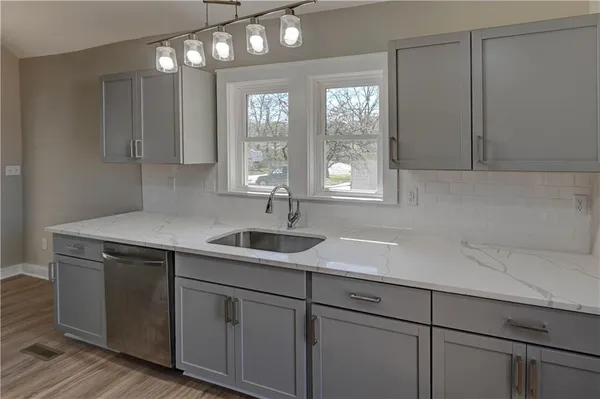 $230,000 | 1020 South McCoy Street, Independence, MO 64050
