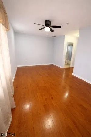 $2,600 | 524 Broadway, Elizabeth Port, NJ 07206