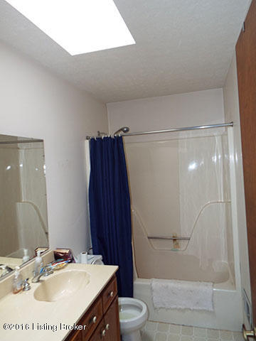 2347 Waterford Road Mount Washington, KY 40047 - Photo 13 of 32 DSCF1971
