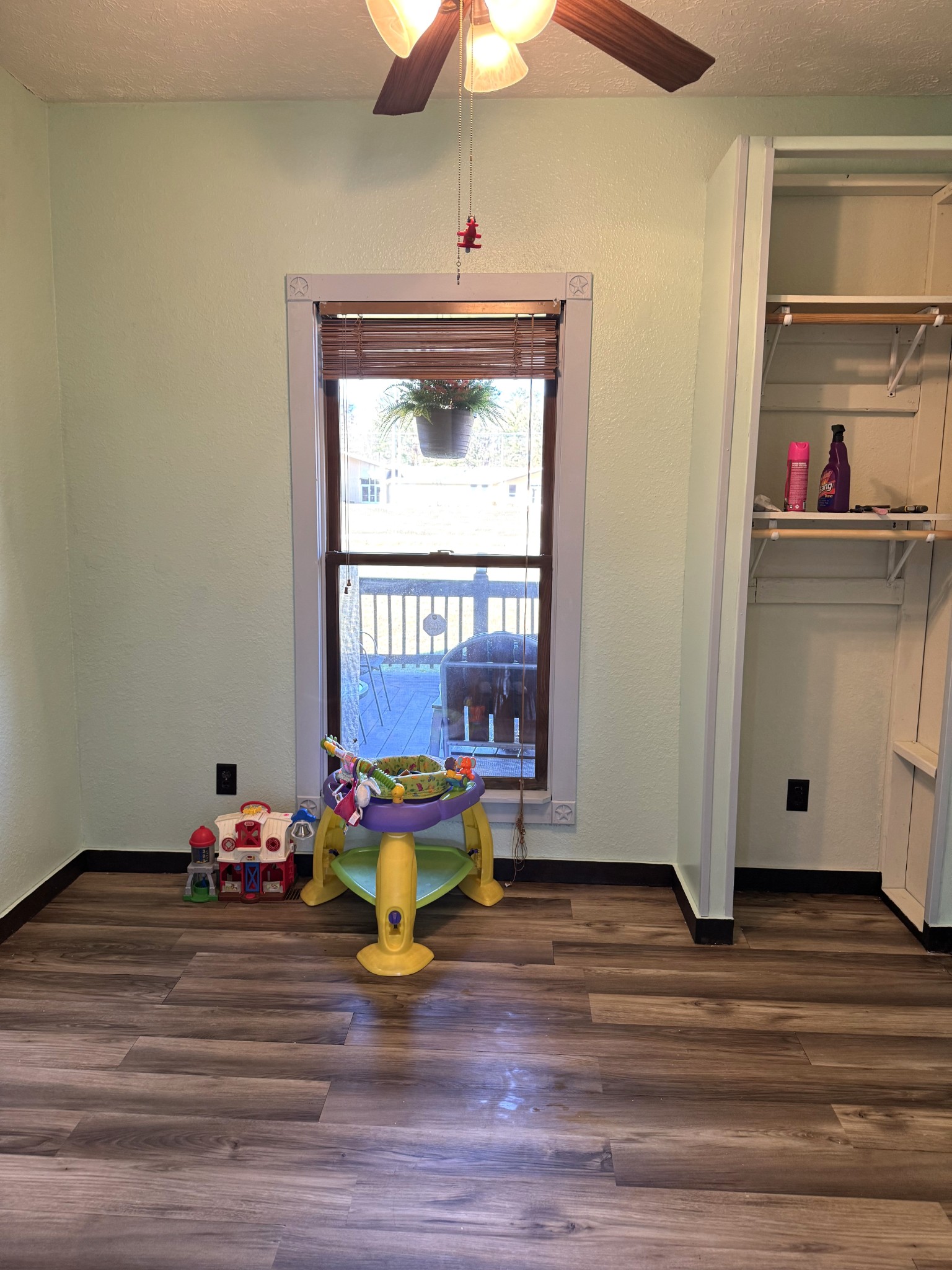 12466 Highway 108 Altamont, TN 37301 - Photo 8 of 40 a living room with furniture and a wooden floor