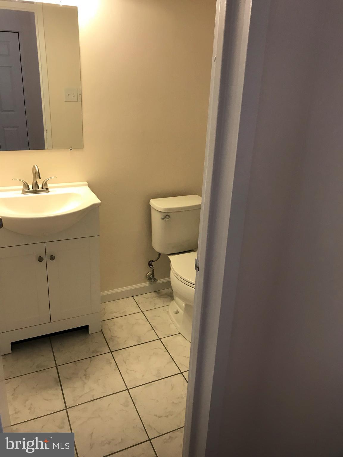 6139 Edsall Road, Unit O Alexandria, VA 22304 - Photo 10 of 12 Bath (Master)