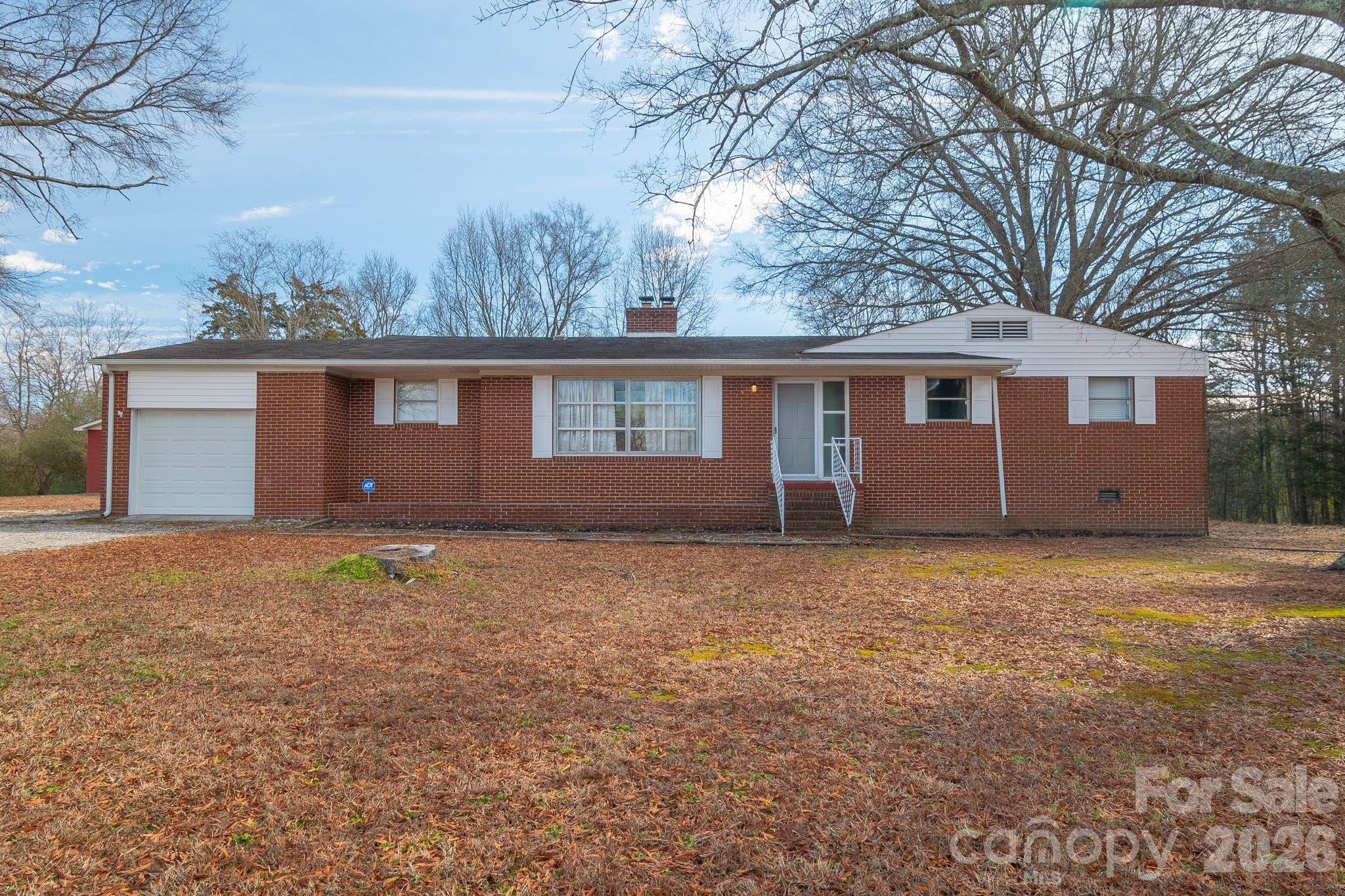 1099 South Potter Road Lancaster, SC 29720 - Photo 2 of 41 front view of house with a yard