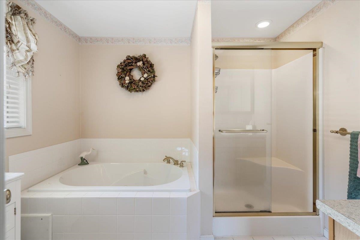 71 North High Street, Unit 10 Derry, NH 03038 - Photo 17 of 50