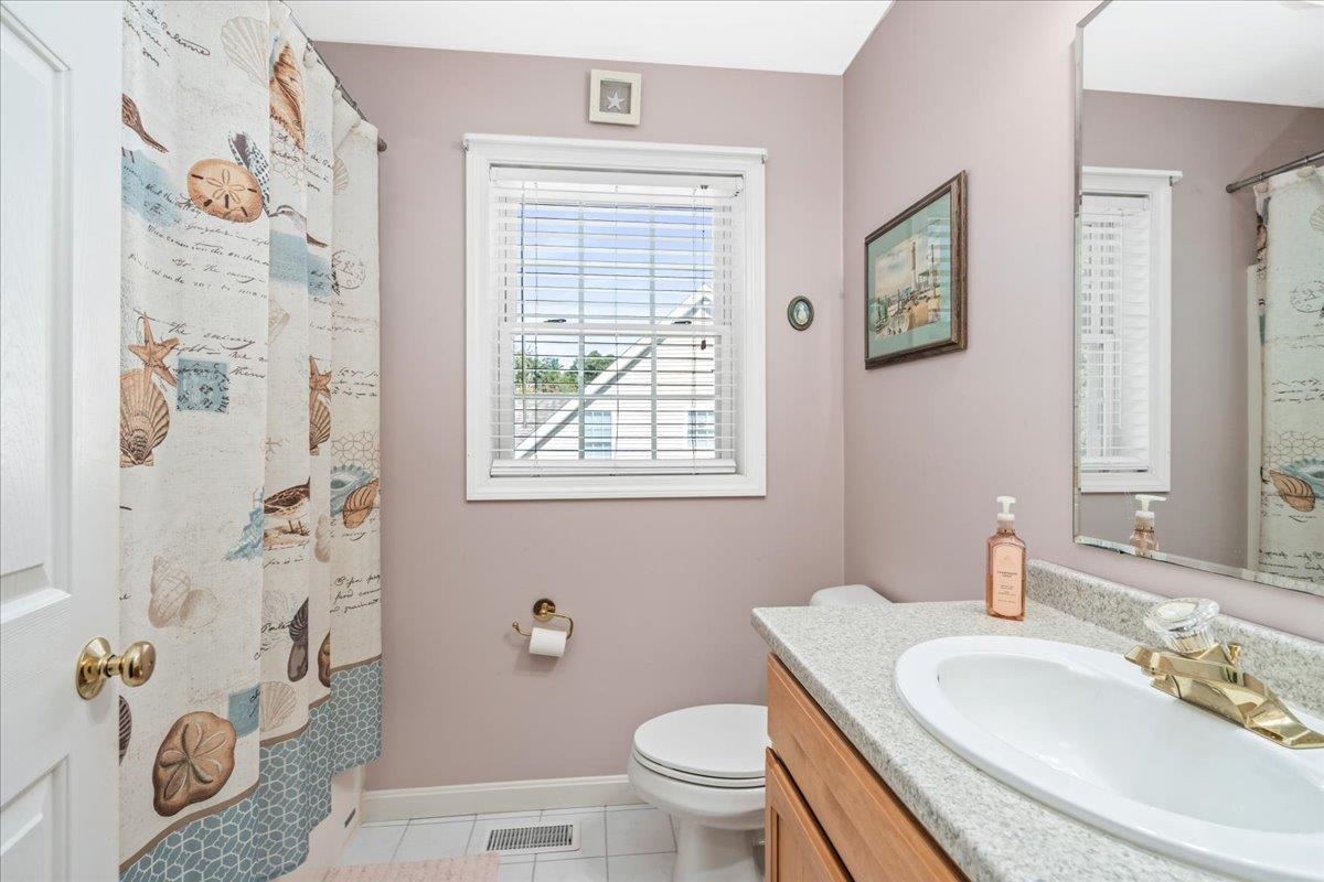 71 North High Street, Unit 10 Derry, NH 03038 - Photo 30 of 50