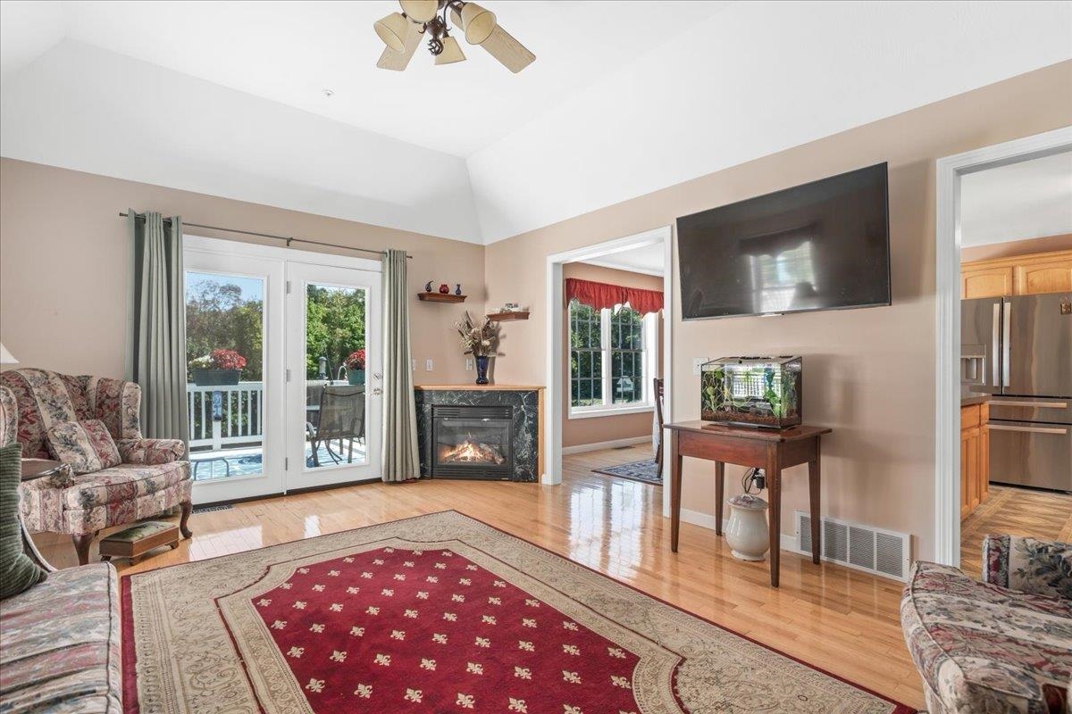 71 North High Street, Unit 10 Derry, NH 03038 - Photo 4 of 50