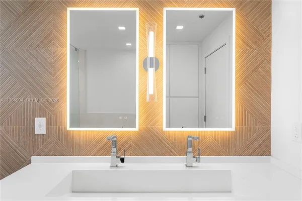 $12,000 | 1000 Venetian Way, Unit 303, Miami, FL 33139