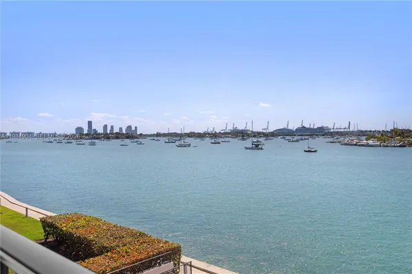 $12,000 | 1000 Venetian Way, Unit 303, Miami, FL 33139