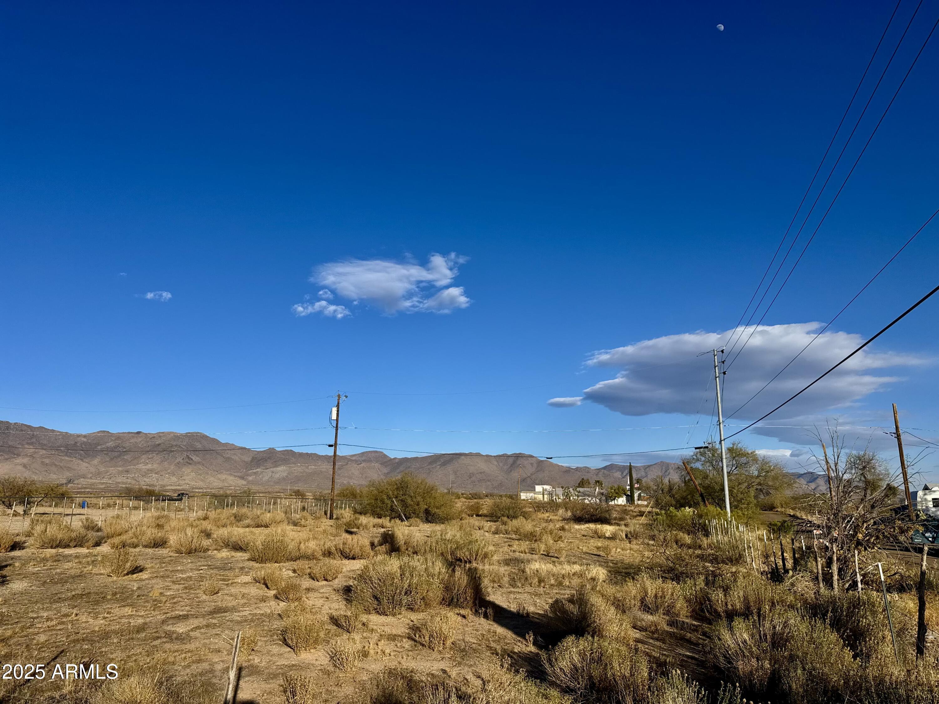 22110 Sunrise Road Congress, AZ 85332 - Photo 5 of 28 75807057250__BA20C4F2-6F42-4888-A9E2-987