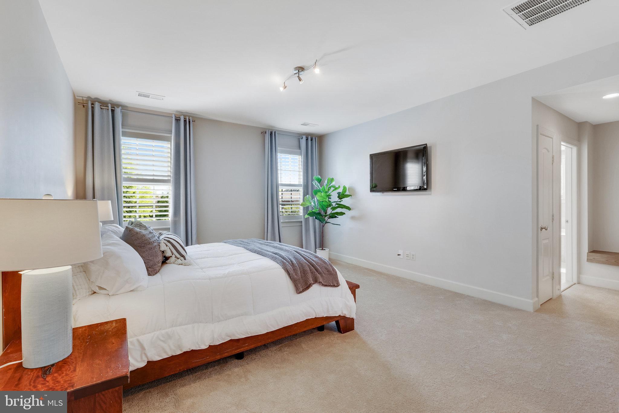 22985 Lois Lane Brambleton, VA 20148 - Photo 35 of 85