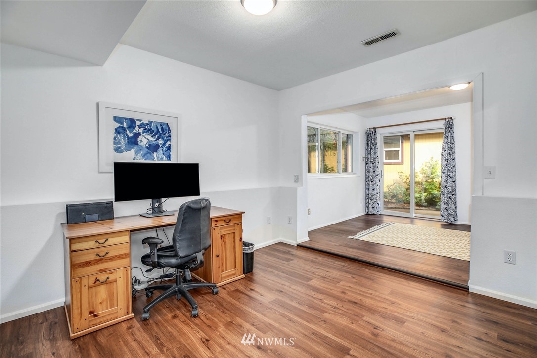 9050 Northeast 195th Street Bothell, WA 98011 - Photo 16 of 30 Gallery Image 16