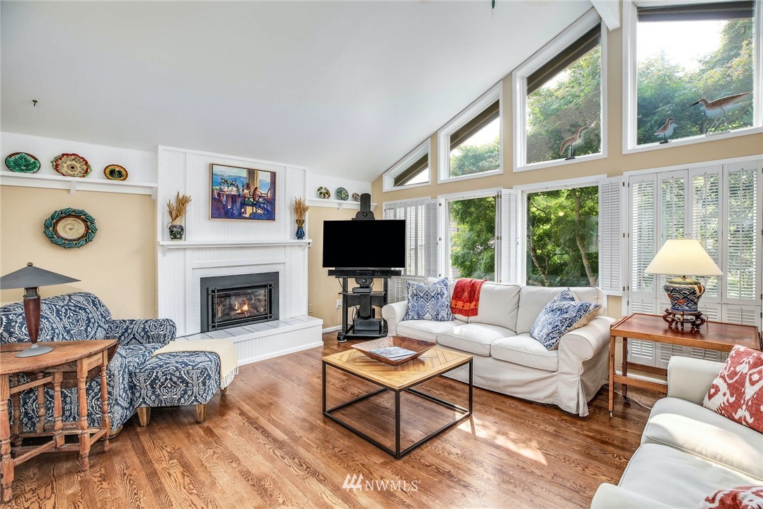 9050 Northeast 195th Street Bothell, WA 98011 - Photo 3 of 30 Gallery Image 3